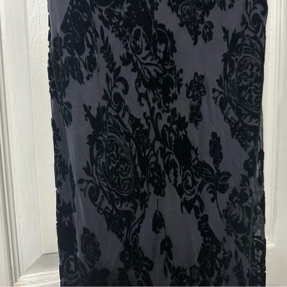 Tahari dress black and green velvet size unknown fits small - Picture 5 of 11